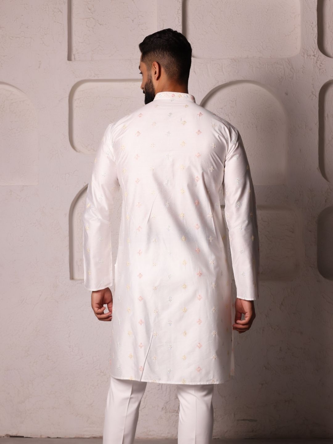 Men Handloom White Straight Embroided Kurta