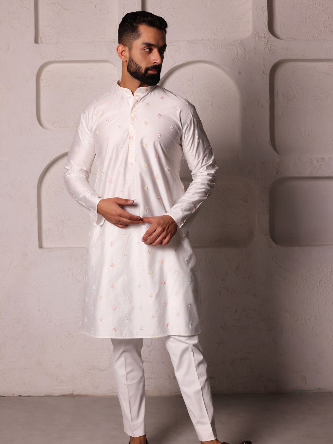 Men Handloom White Straight Embroided Kurta