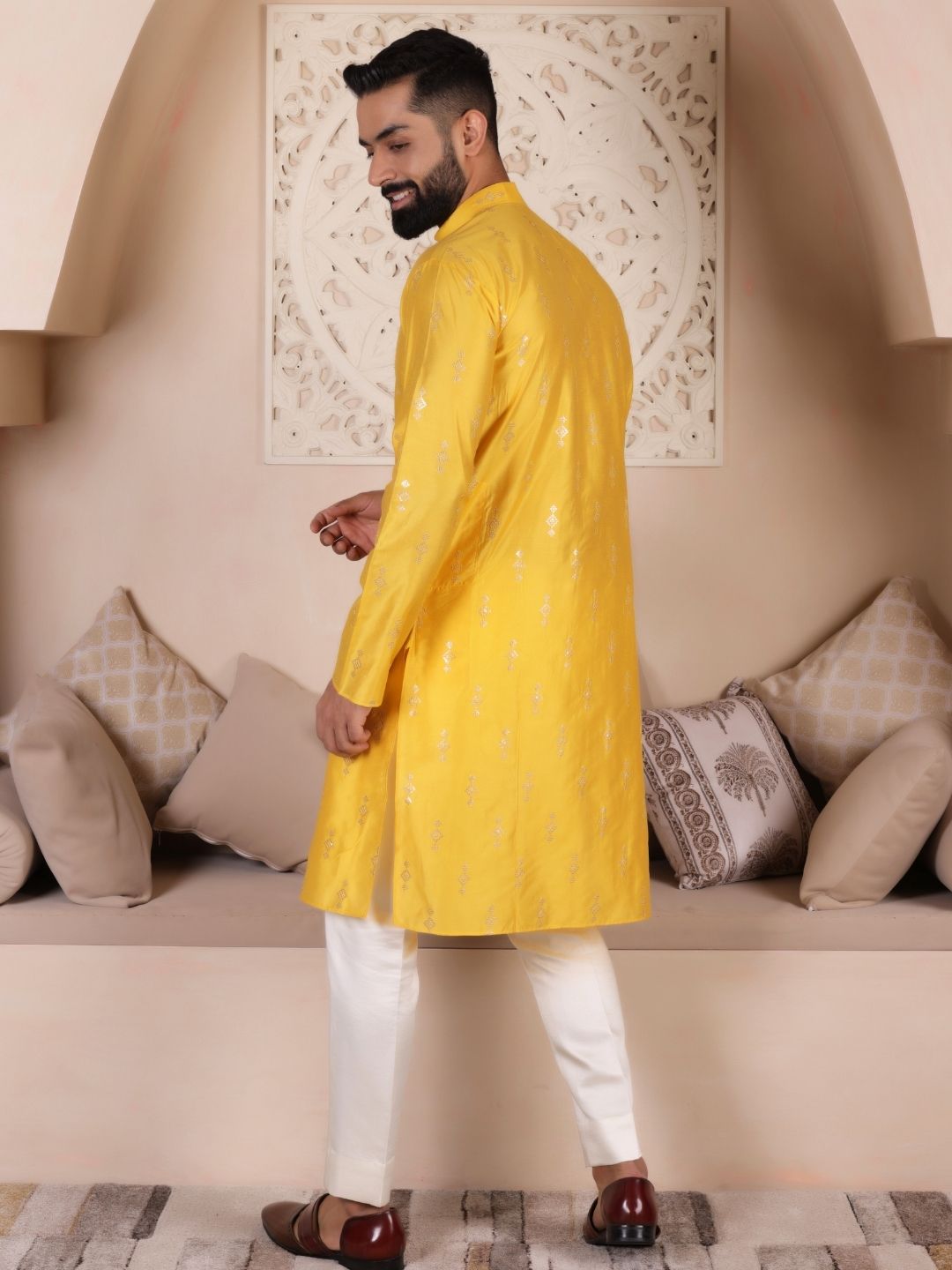 Sequin Embellished Mandarin Collar Straight Kurta